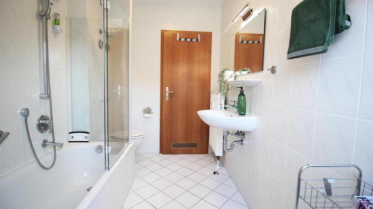 Homie Stay Zell - Apartment Mit Privatparkplatz Zell am Main Zewnętrze zdjęcie